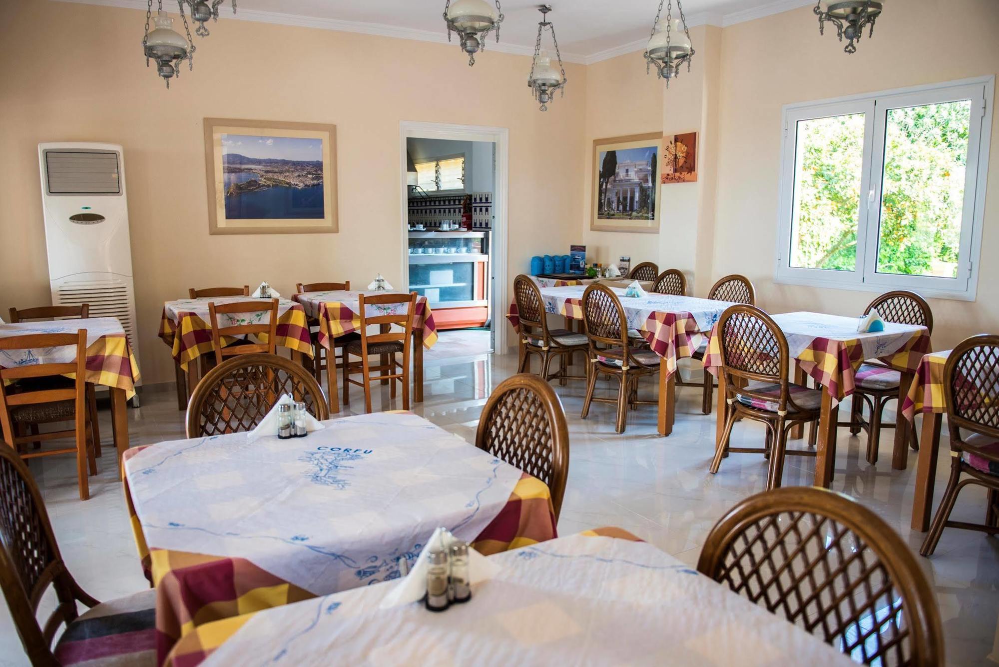Hotel Penelope بوكاري المظهر الخارجي الصورة